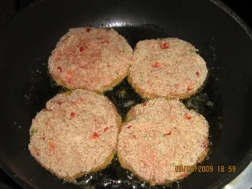 Rezept: Paprika-Frikadellen mit Ziegenweichkäse Bild Nr. 6 Paprika-Frikadellen mit Ziegenweichkäse - Rezept - Bild Nr. 6