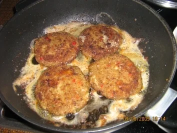 Rezept: Paprika-Frikadellen mit Ziegenweichkäse Bild Nr. 7 Paprika-Frikadellen mit Ziegenweichkäse - Rezept - Bild Nr. 7