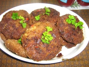 Rezept: Paprika-Frikadellen mit Ziegenweichkäse Bild Nr. 8 Paprika-Frikadellen mit Ziegenweichkäse - Rezept - Bild Nr. 8