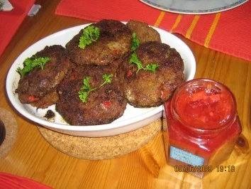 Rezept: Paprika-Frikadellen mit Ziegenweichkäse Bild Nr. 9 Paprika-Frikadellen mit Ziegenweichkäse - Rezept - Bild Nr. 9