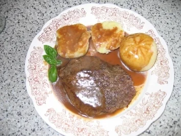 Rezept: Hauptgericht: Rinder-Hüftsteak in Rotweinsoße Hauptgericht: Rinder-Hüftsteak in Rotweinsoße - Rezept