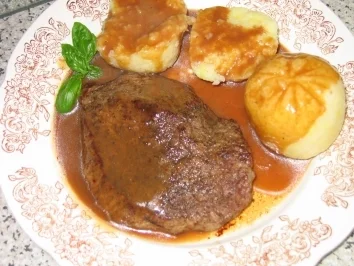 Rezept: Hauptgericht: Rinder-Hüftsteak in Rotweinsoße Bild Nr. 10 Hauptgericht: Rinder-Hüftsteak in Rotweinsoße - Rezept - Bild Nr. 10