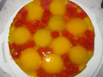 Götterspeise-Früchte-Torte - Rezept