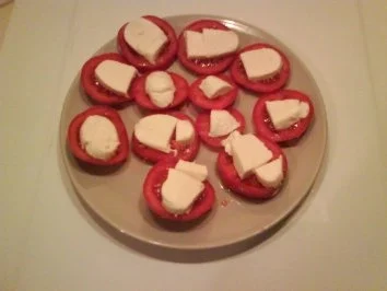 Salat: Mozzarella mit Tomaten - Rezept - Bild Nr. 3