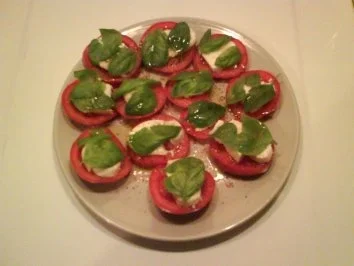 Salat: Mozzarella mit Tomaten - Rezept - Bild Nr. 4