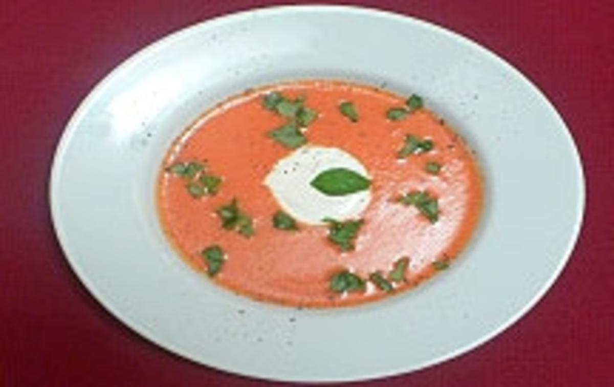 Bilder für Kalte Tomatensuppe mit Ciabatta und Bärlauchbutter - Rezept