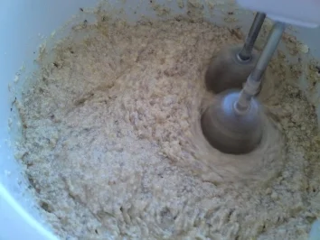 Rezept: Haselnusskuchen mit Schokostückchen Bild Nr. 4 Haselnusskuchen mit Schokostückchen - Rezept - Bild Nr. 4