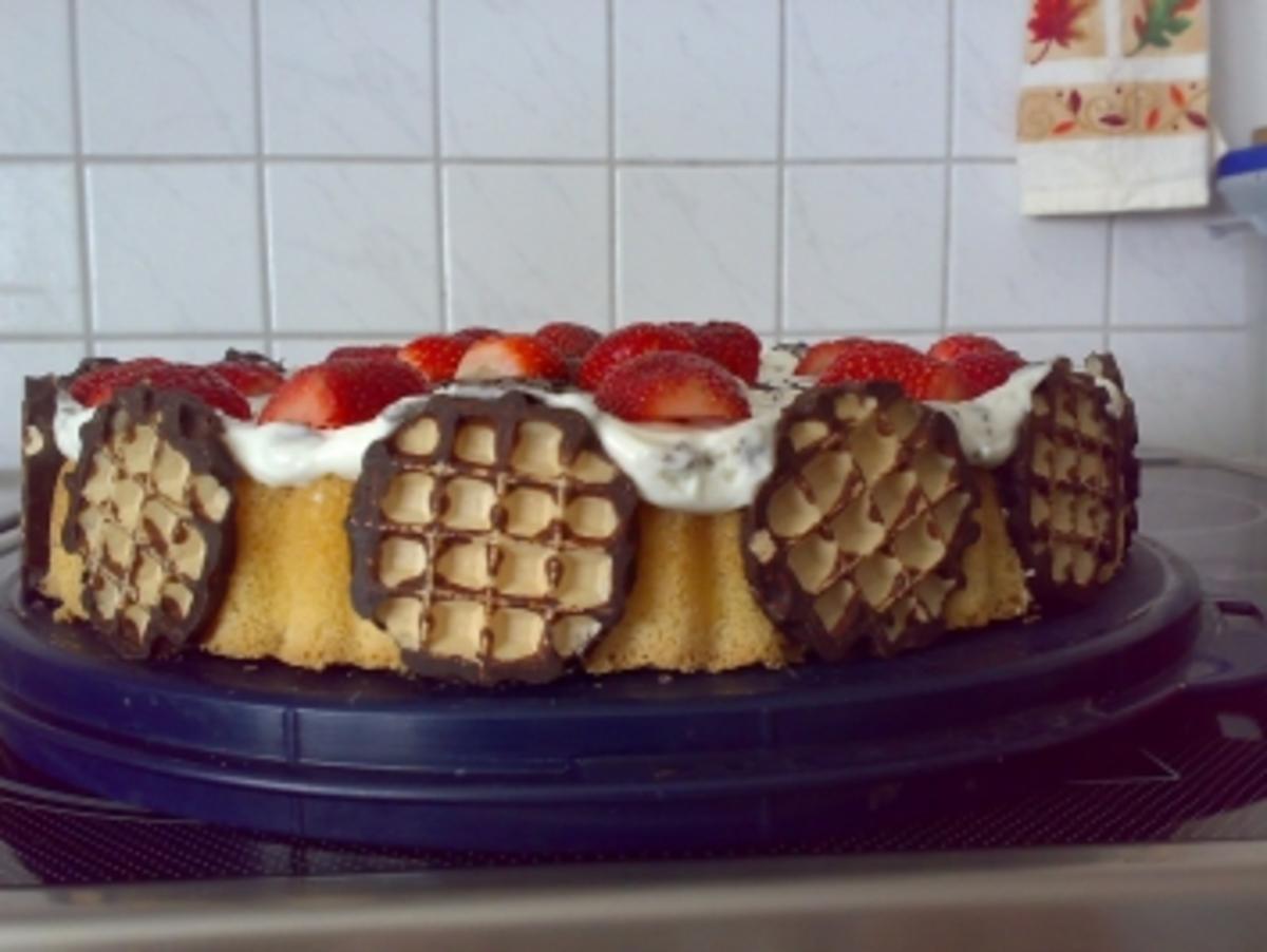 ** Kuchen & Co. ** Erdbeer - Mohrenkopf - Torte - Rezept - Bild Nr. 2
