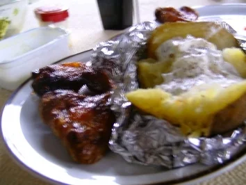 Rezept: Grillflügelchen mit Grillkartoffel Bild Nr. 5 Grillflügelchen mit Grillkartoffel - Rezept - Bild Nr. 5