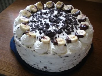 Bananen-Straciatella-Eierlikör Sahnetorte - Rezept