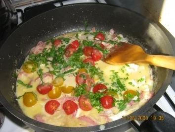 Tagliatelle mit Zweikäse-Schinkensoße - Rezept - Bild Nr. 5