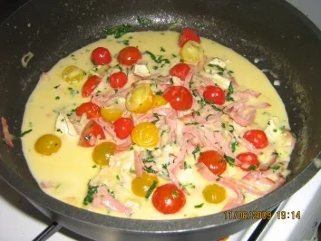 Tagliatelle mit Zweikäse-Schinkensoße - Rezept - Bild Nr. 6