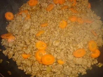 Rezept: Spaghettini mit Hackfleisch Sahnesoße Bild Nr. 2 Spaghettini mit Hackfleisch Sahnesoße - Rezept - Bild Nr. 2