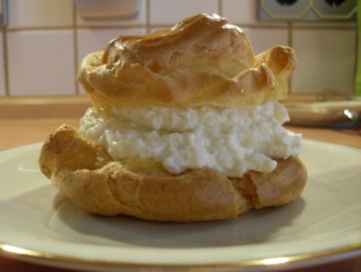 Windbeutel mit Kokos-Sahne-Füllung - Rezept