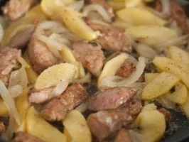 Rezept: Leber mit Apfel und Zwiebel Bild Nr. 2 Leber mit Apfel und Zwiebel - Rezept - Bild Nr. 2