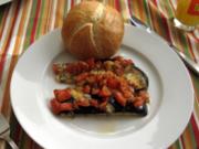 Gratinierte Auberginen mit Tomaten und Mozarella - Rezept
