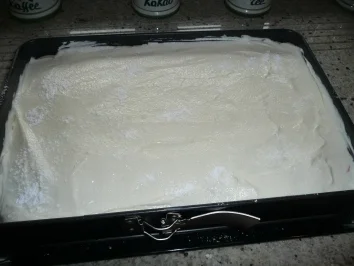 Rezept: Kirsch-Quark-Schnitten Bild Nr. 2 Kirsch-Quark-Schnitten - Rezept - Bild Nr. 2