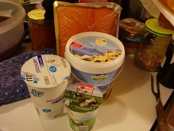 Joghurtterriene vom Räucherlachs mit Dill - Rezept