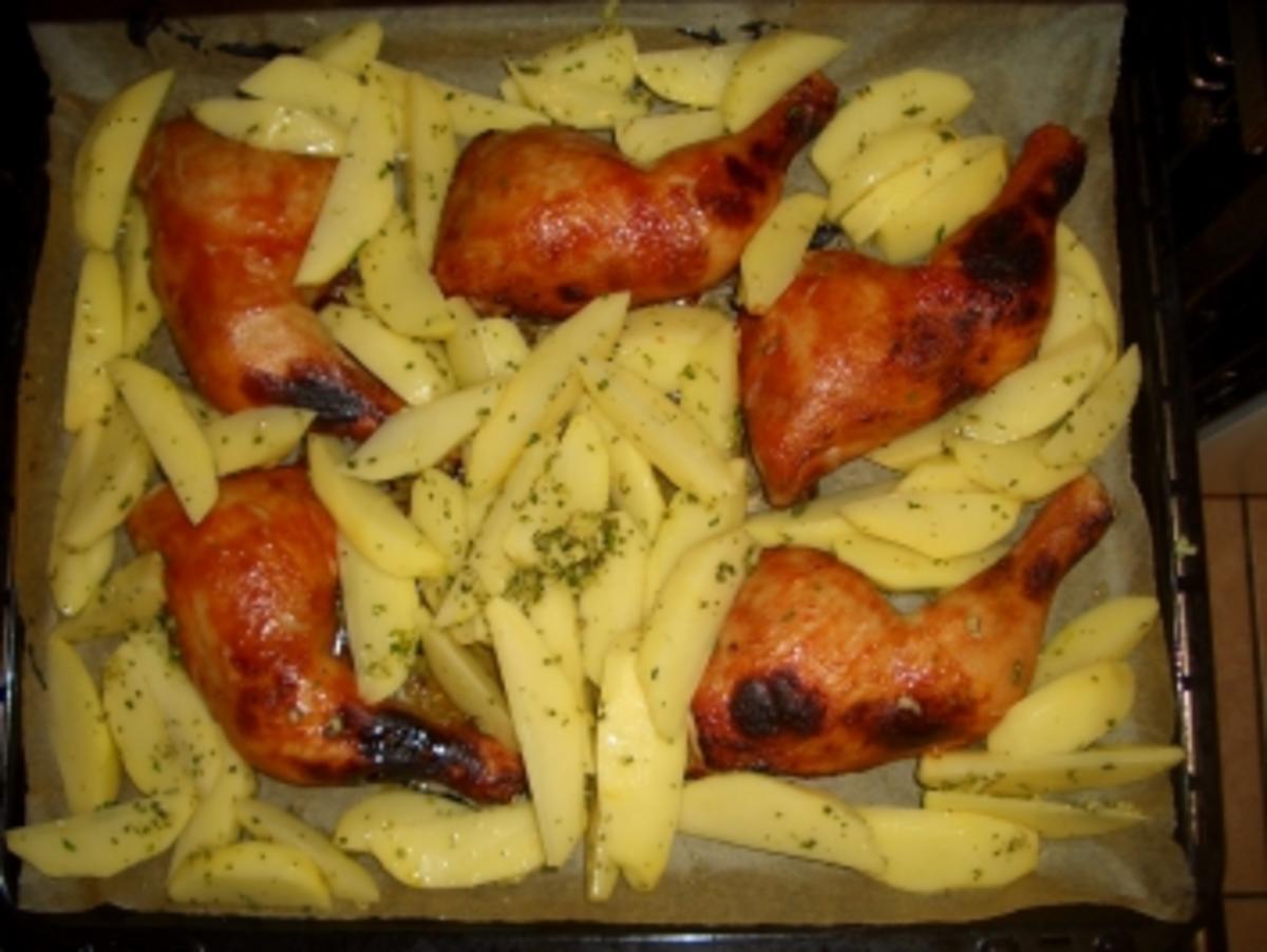Hähnchenkeulen aus dem Backofen mit Kartoffeln und Paprikagemüse - Rezept - Bild Nr. 5