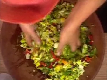 Rezept: Salat mit Korianderdressing Salat mit Korianderdressing - Rezept