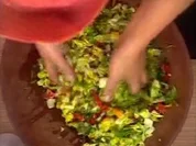 Salat mit Korianderdressing - Rezept