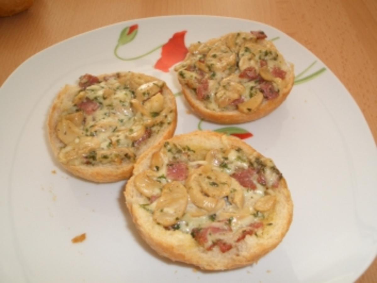 Pizzasemmeln a la Yvonne - Rezept mit Bild - kochbar.de Pizzasemmeln a la Yvonne - Rezept mit Bild - kochbar.de