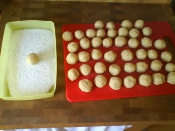 Kokos-Ananas-Bällchen - Rezept - Bild Nr. 3