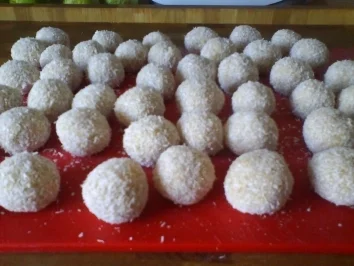 Kokos-Ananas-Bällchen - Rezept
