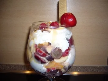 Rezept: Kikis Eisbecher Bild Nr. 7 Kikis Eisbecher - Rezept - Bild Nr. 7