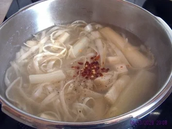 Rezept: Spargelsuppe mit Pepp Bild Nr. 6 Spargelsuppe mit Pepp - Rezept - Bild Nr. 6