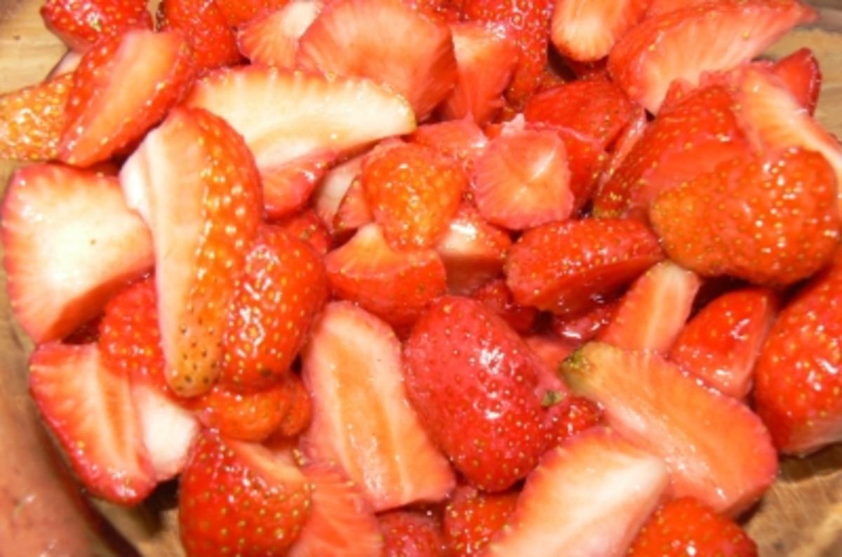 süßer Vanillepfannkuchen mit Erdbeeren - Rezept - Bild Nr. 2