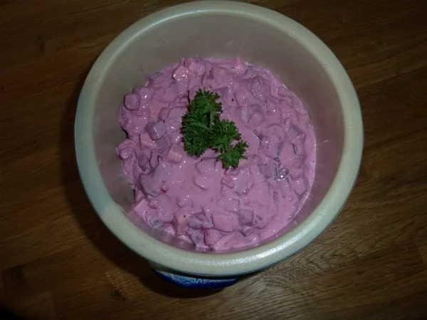 Nostalgisches Kaltes Buffet, 60.er Jahre: roter Heringssalat - Rezept - Bild Nr. 2013