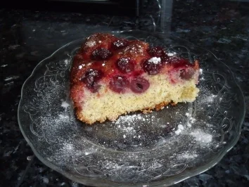 Rezept: Kirsch-Grießkuchen Kirsch-Grießkuchen - Rezept