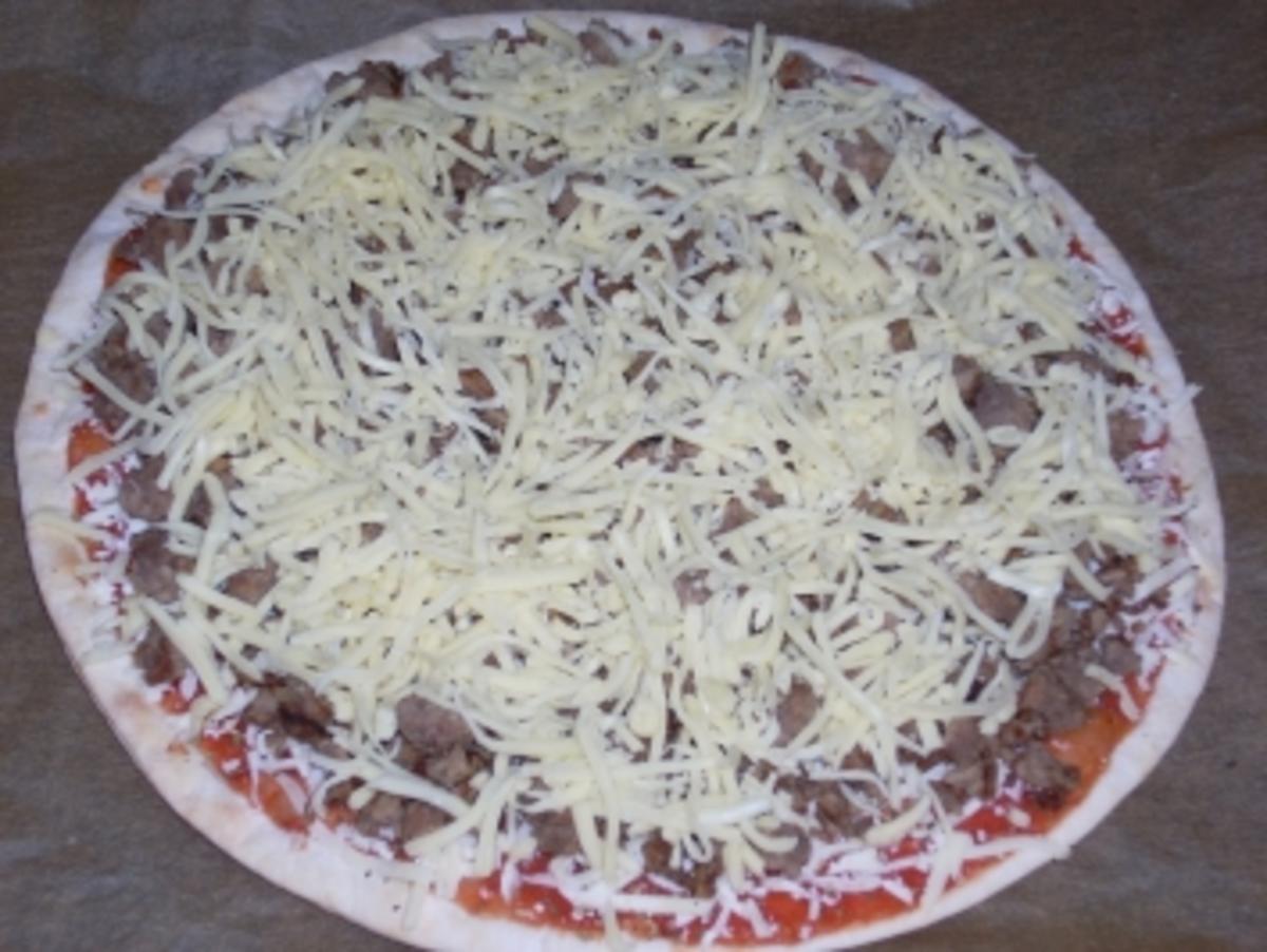 Schnelle Mett - oder - Hack - Pizza - Rezept - Bild Nr. 3