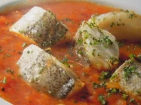 Suppe --- vom Seehecht mit Tomaten - Rezept