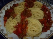 Spaghetti mit Gemüse-Hackfleisch-Soße - Rezept