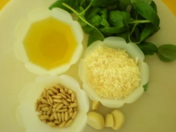 DIPS/SAUCEN: Basilikum-Pesto - Rezept - Bild Nr. 2