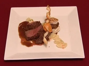 Burger und Filet vom Bison mit Schwarzwurzeln und Barbecue-Soße (Jörg Krusche) - Rezept