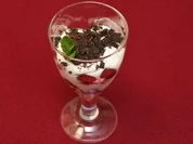 Himbeeren-Sahne-Baiser mit dunkler Schokolade und Käseplatte mit Sticks (Petra Nadolny) - Rezept