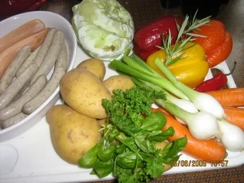 Deftiger Bauerntopf mit Würstchen - Rezept - Bild Nr. 2