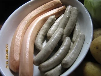 Deftiger Bauerntopf mit Würstchen - Rezept - Bild Nr. 3