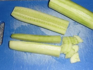 Rezept: Gurken-Tomatensalat mit Schafskäse Bild Nr. 3 Gurken-Tomatensalat mit Schafskäse - Rezept - Bild Nr. 3