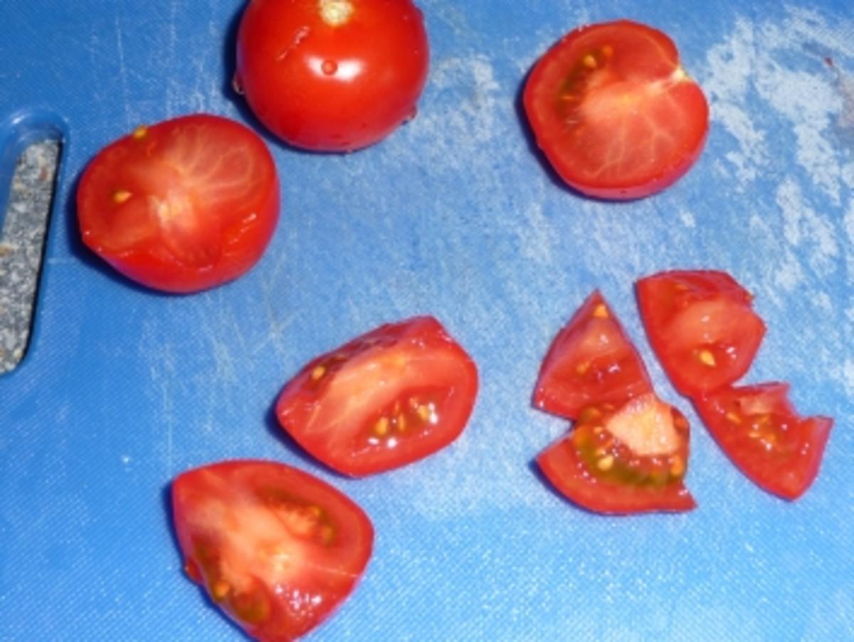Gurken-Tomatensalat mit Schafskäse - Rezept - Bild Nr. 4