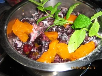 Kirsch-Sharon-Konfitüre mit Minze - Rezept - Bild Nr. 2