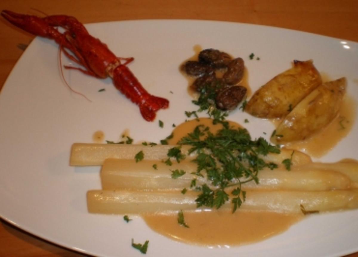 Frische Spargeln geschmort mit Morcheln - Rezept - kochbar.de