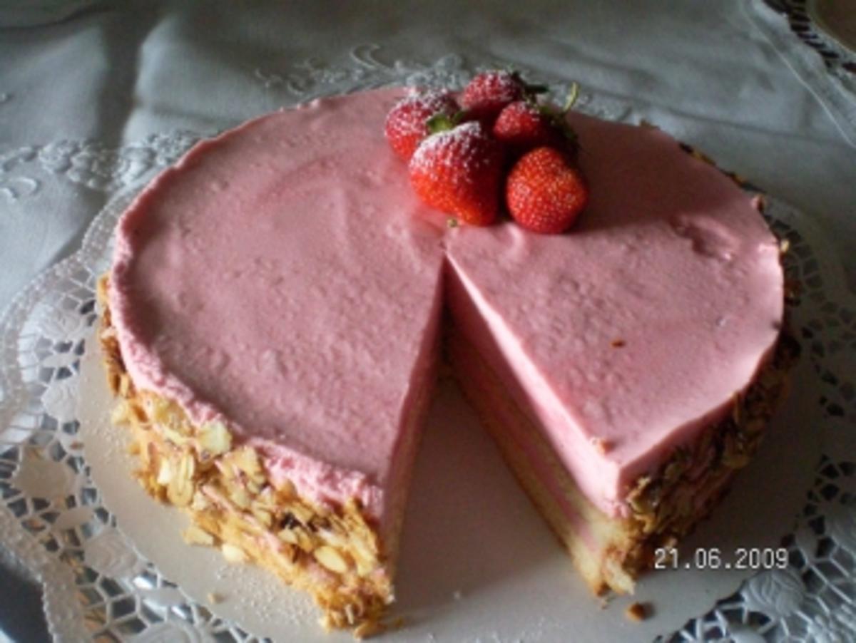 Bilder für Sahnetorte mit Erbeeren - Rezept