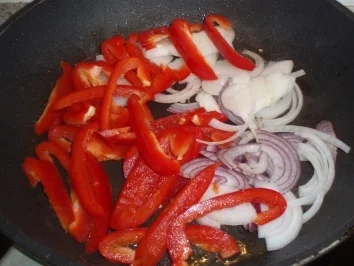 Hühnchenbrustfilet     auf Letschogemüse - Rezept - Bild Nr. 3