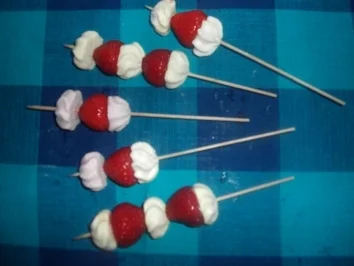 Erdbeer-Baiser-Spieße - Rezept - Bild Nr. 2