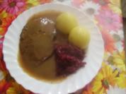 Rindslende  mit Rotkraut und Klößen - Rezept