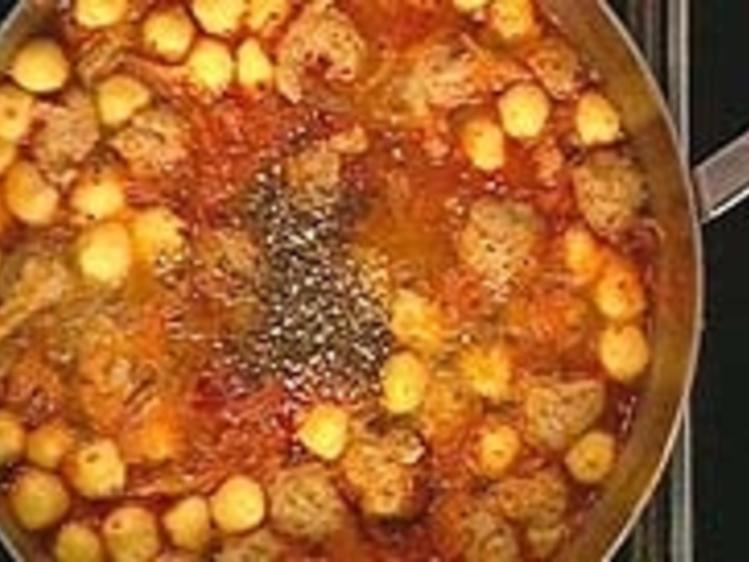 Umzugssuppe mit Zwiebeln und Paprika edelsüß - Rezept mit Bild - kochbar.de